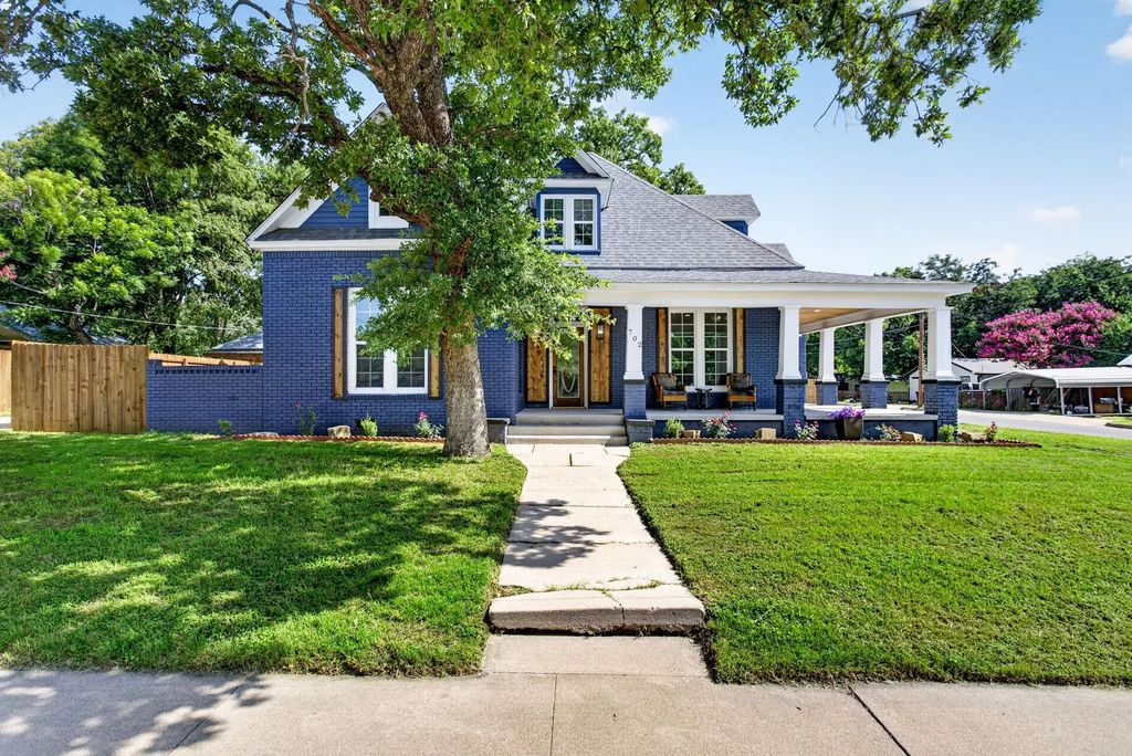 702 W Spring Street, Weatherford