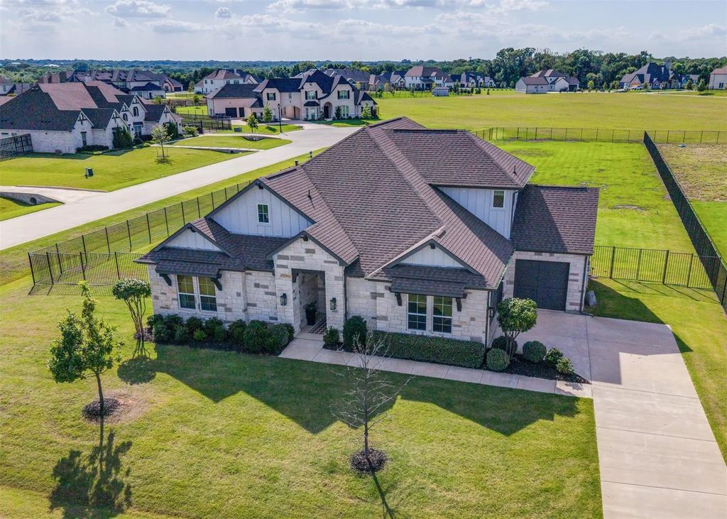 1025 Sugar Bars Drive, Lucas