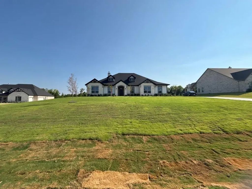 411 Indian Creek Road, Van Alstyne