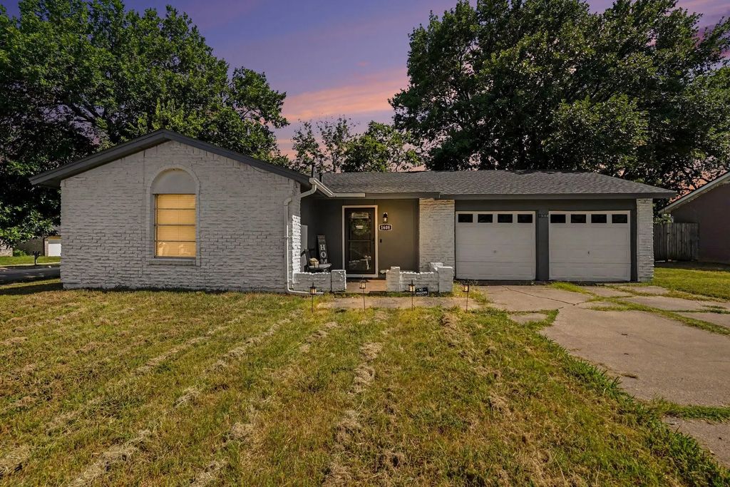1608 Natches Drive, Arlington