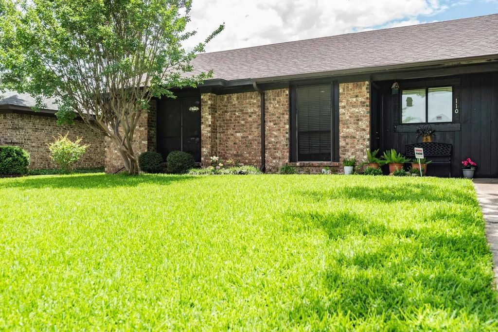 110 E Amberway Lane, Garland