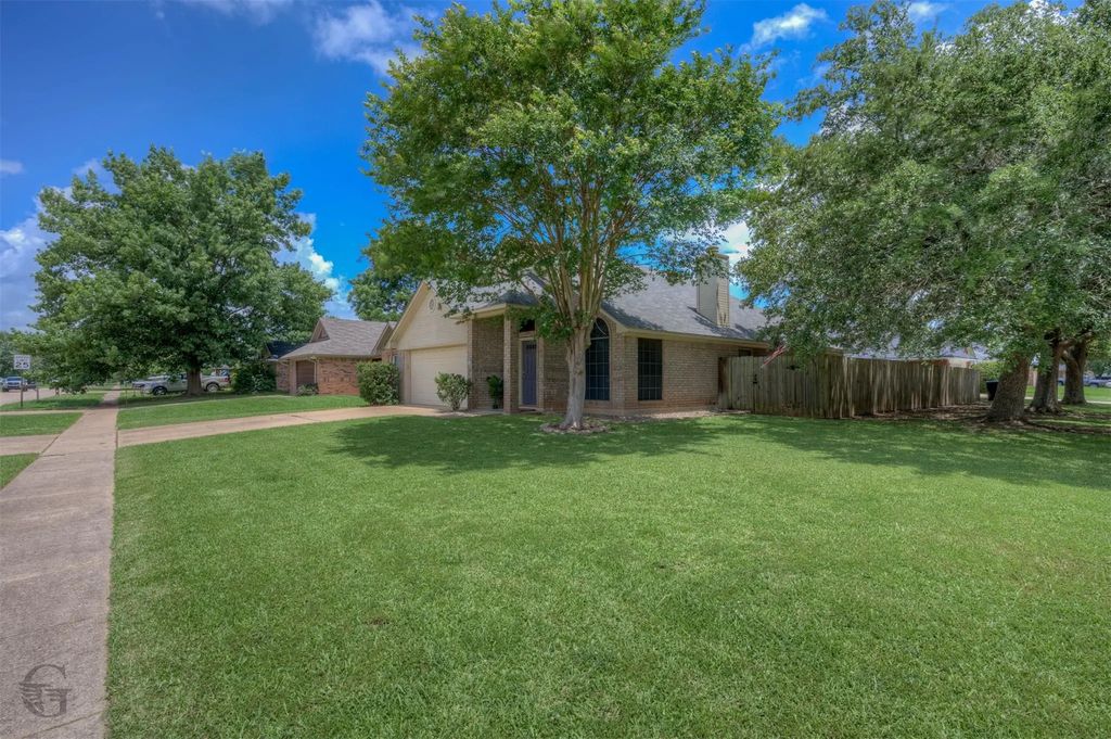 5707 Pampus Lane, Bossier City