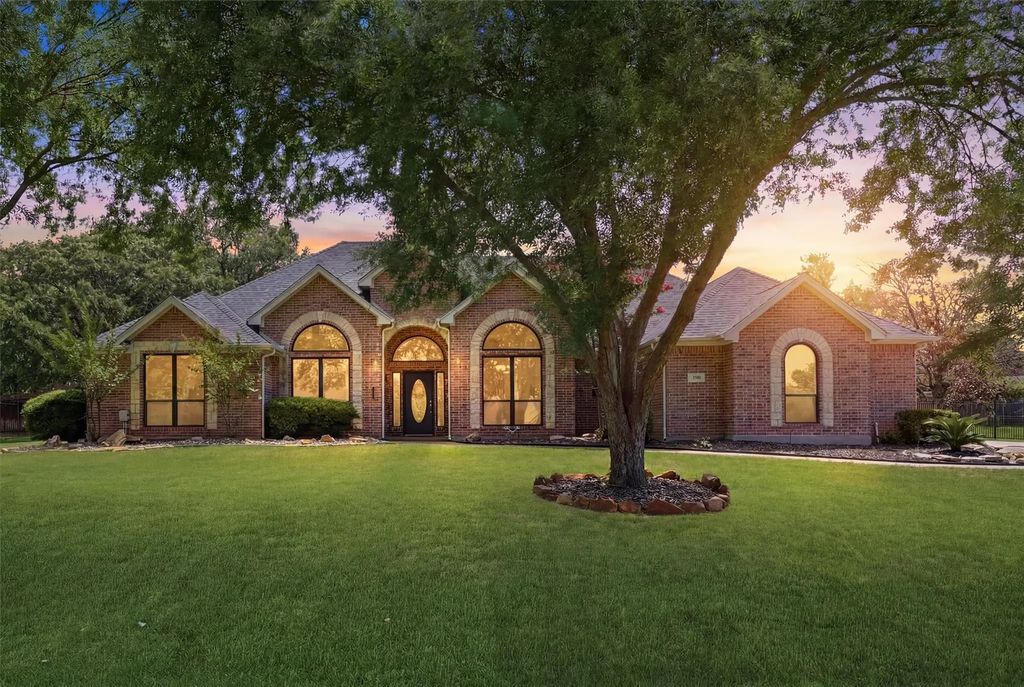 3236 Golden Oaks Circle, Granbury