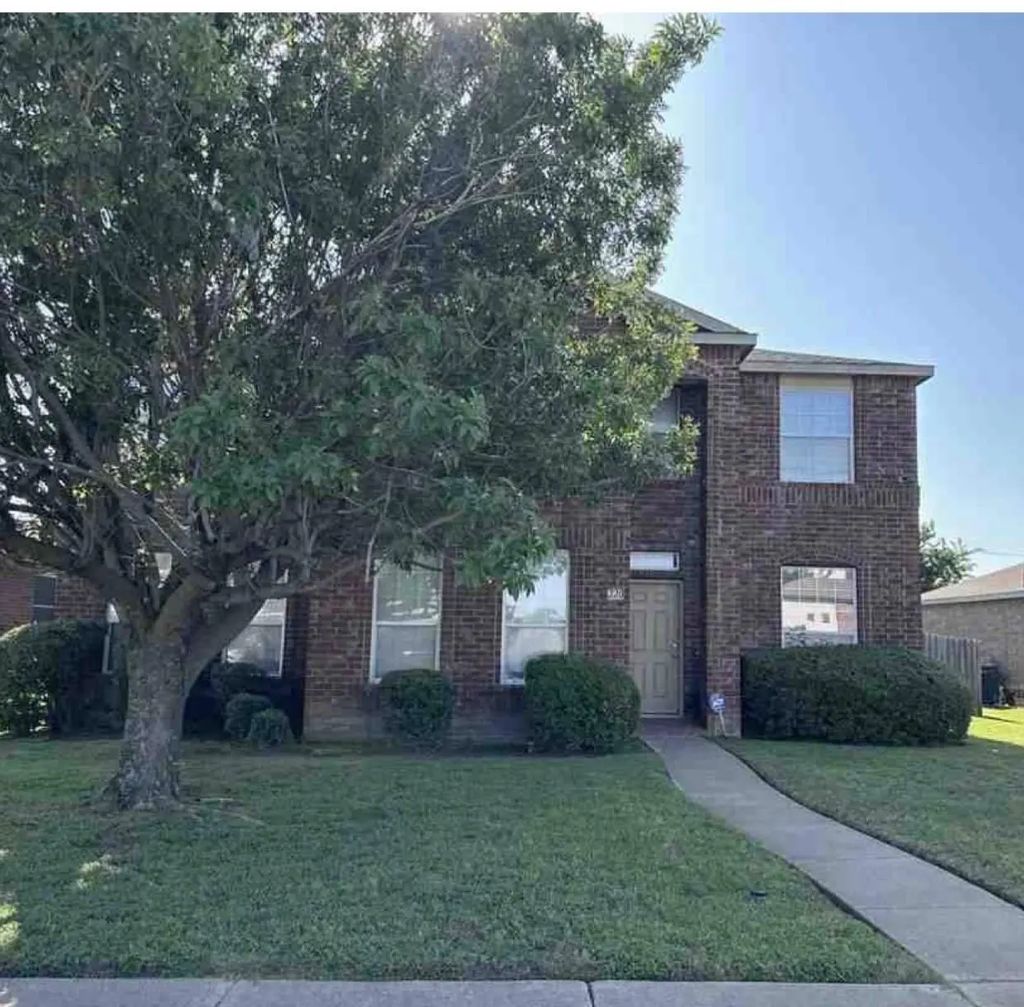 220 Maplecrest Drive, DeSoto