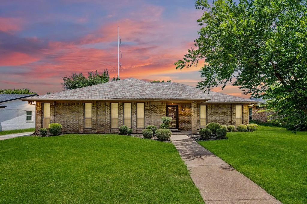 8709 Forest Green Drive, Dallas