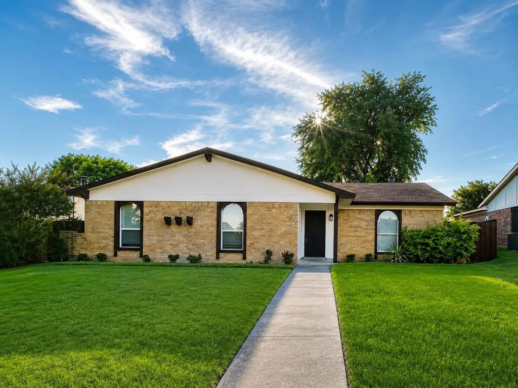 1037 Nancy Lane, Lancaster