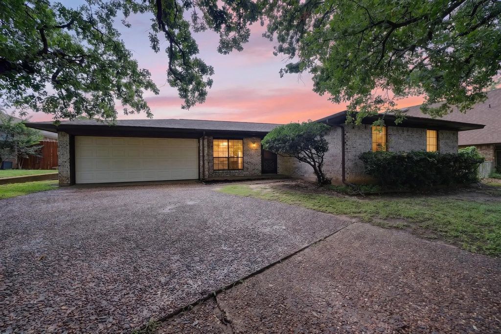 304 Shady Lane, Azle