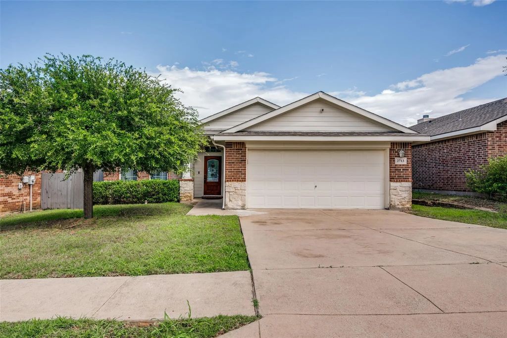 2713 Gardendale Drive, Fort Worth