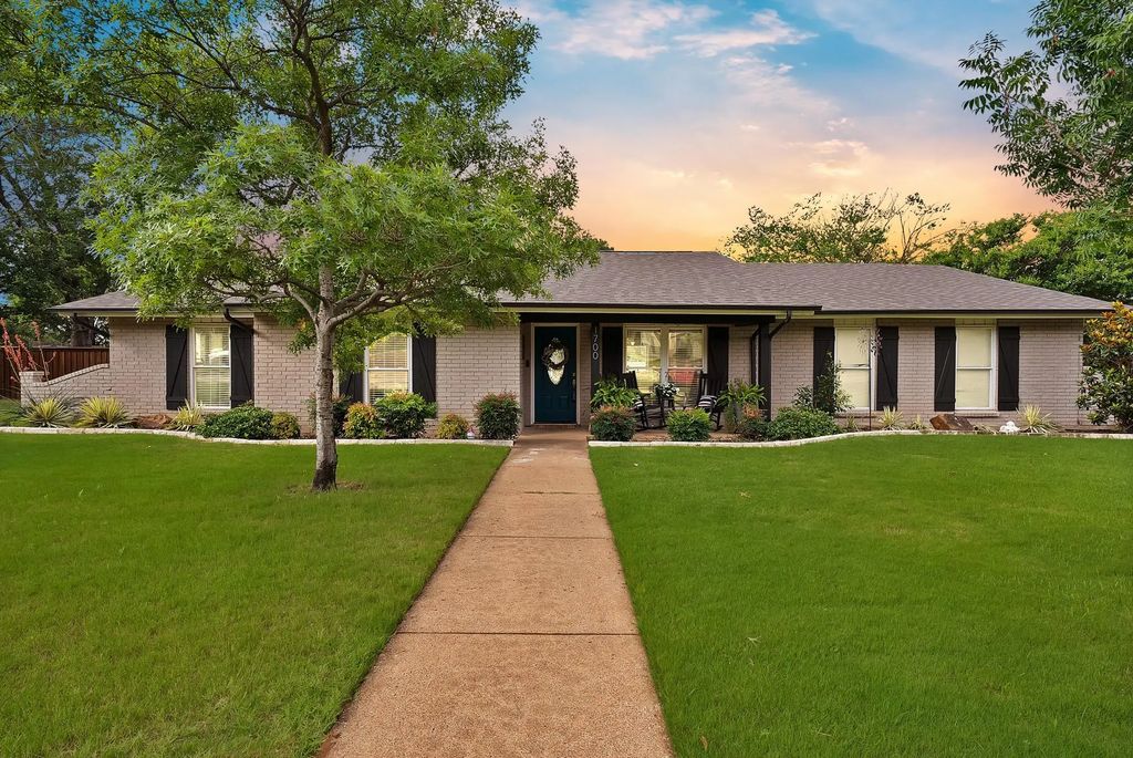 1700 Stagecoach Drive, Pantego