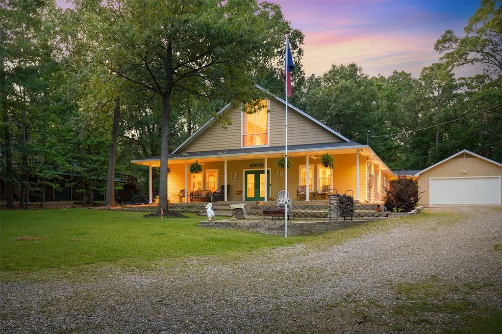 302 King Shore Boulevard, Scroggins