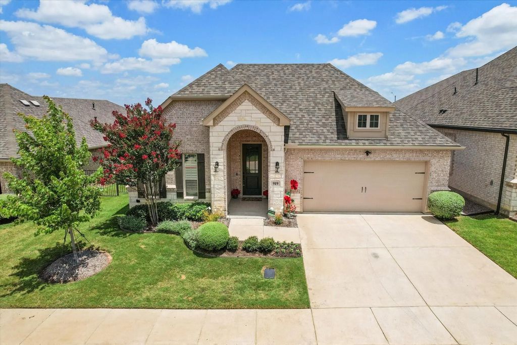919 Capella Lane, Mansfield