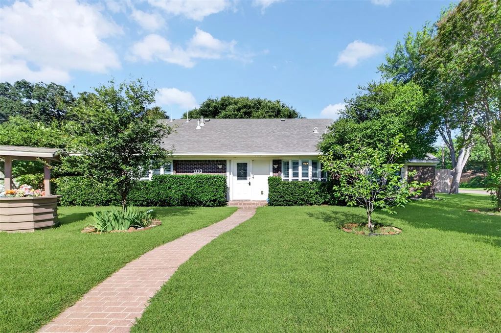313 King Richard Street, Irving
