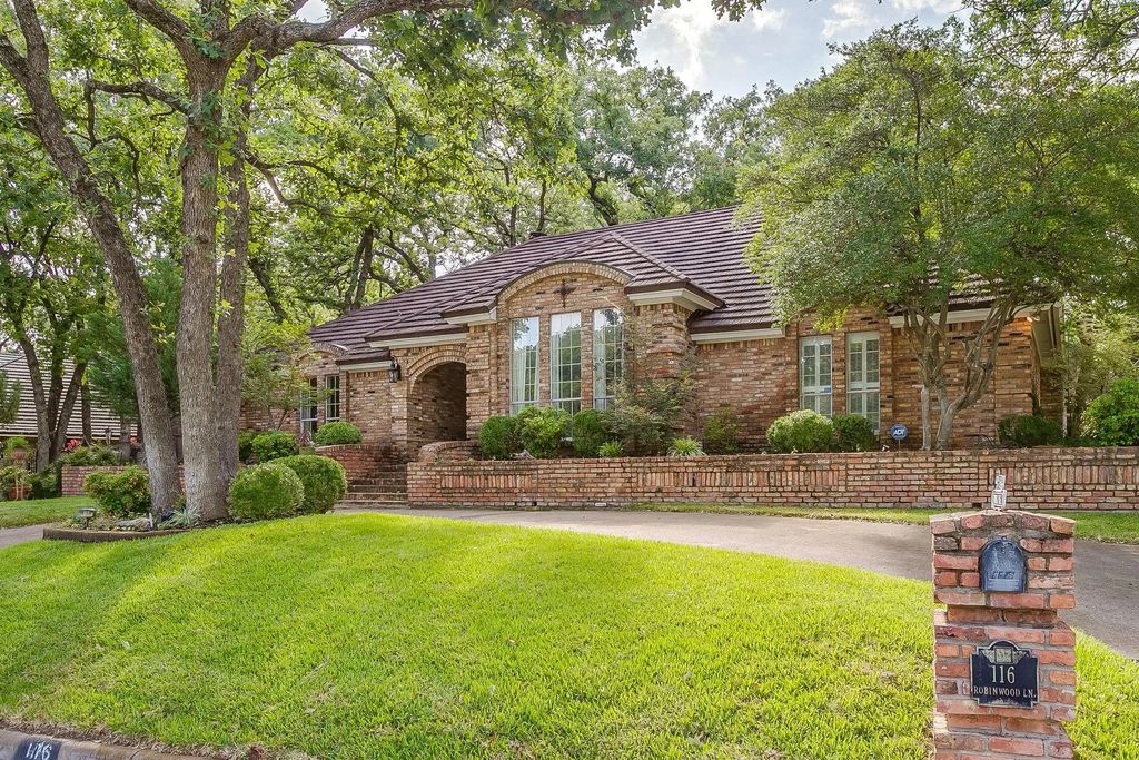 116 Robinwood Lane, Azle