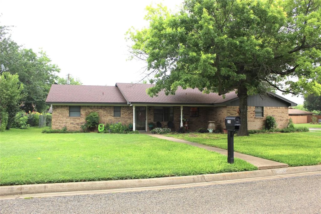 2610 Jasmine Street, Stephenville