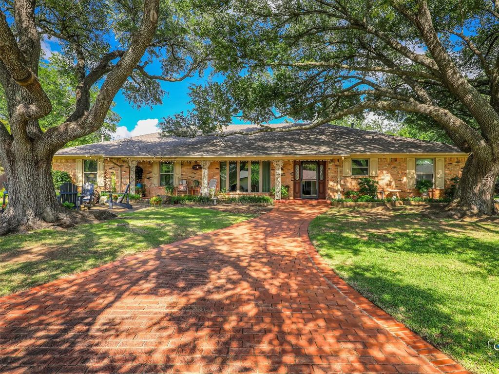 2513 Brookhaven Drive, Denison