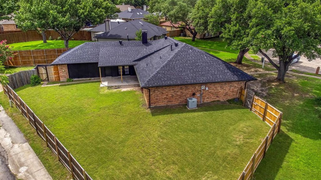5302 Anchor Cove Circle, Garland