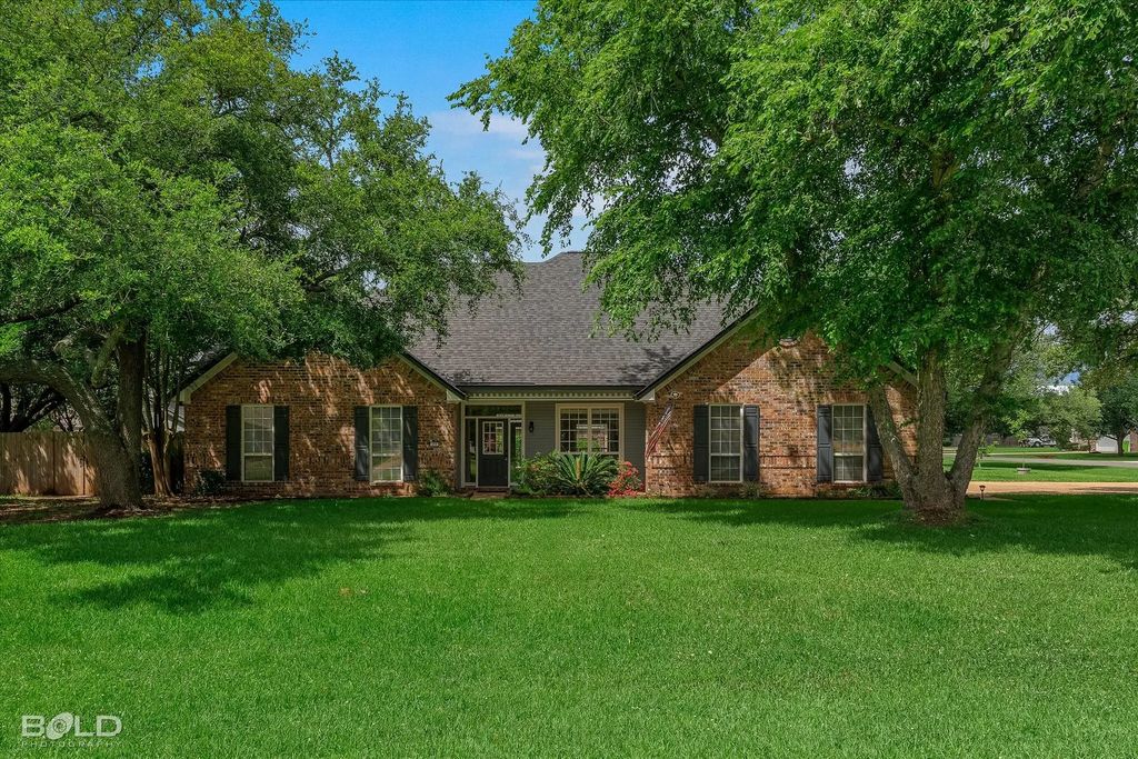 215 Crosscreek Drive, Bossier City