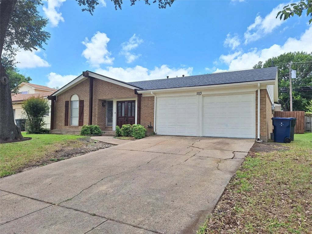 1113 Crest Park Drive, Garland