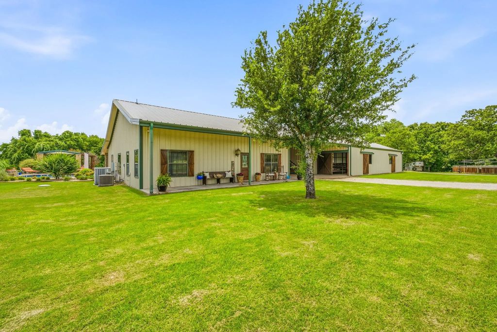261 Dub Lane, Poolville