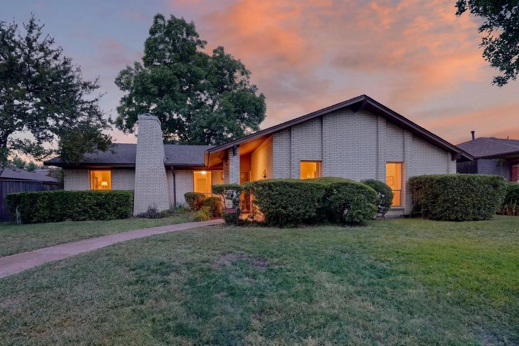 7117 Hunnicut Road, Dallas