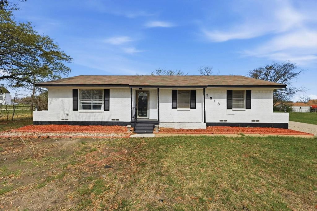 3913 Hickox Road, Rowlett