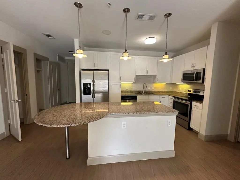 801 N Bishop Avenue 1-205, Dallas