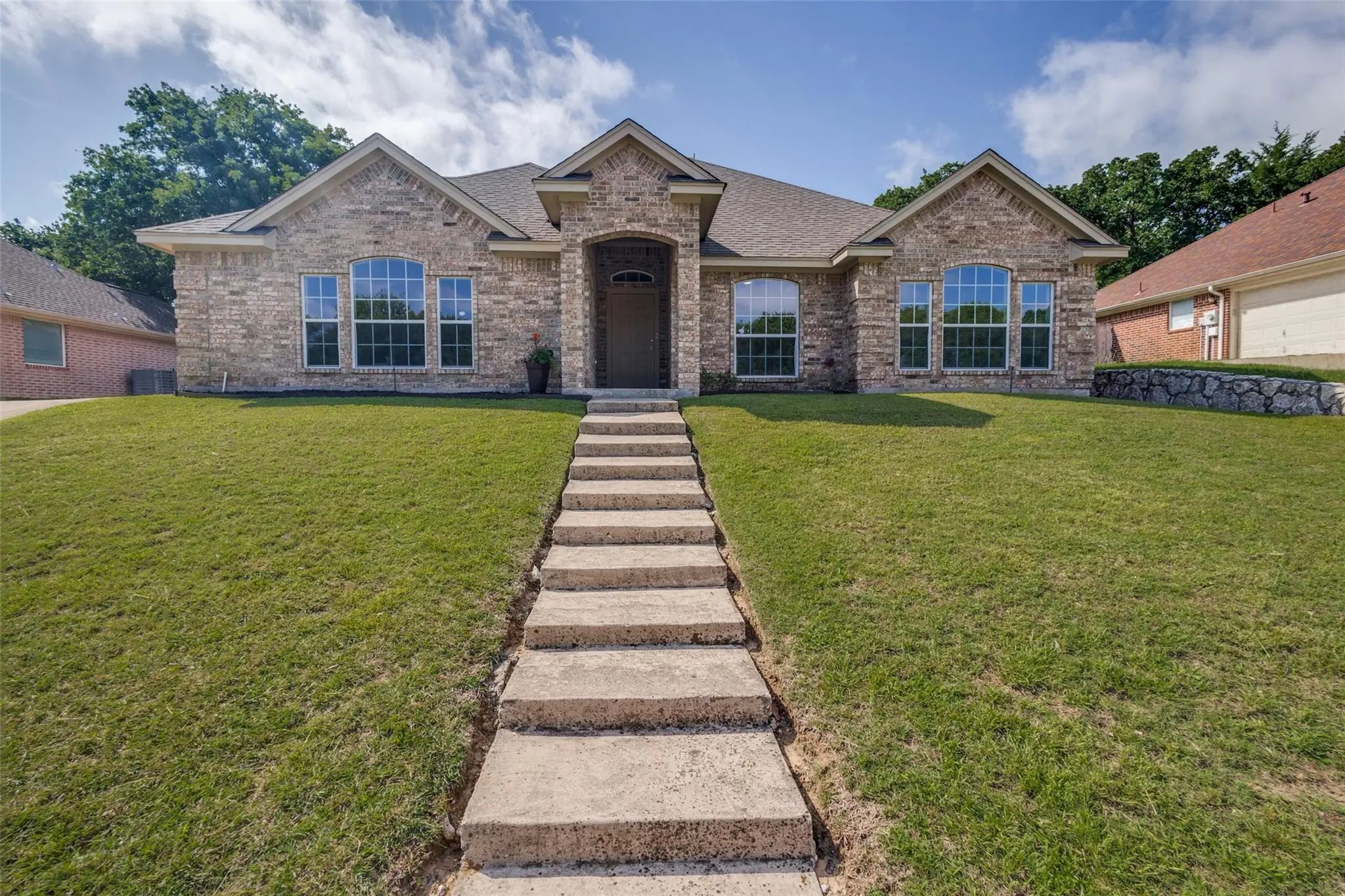 Photo of Listing #21302490