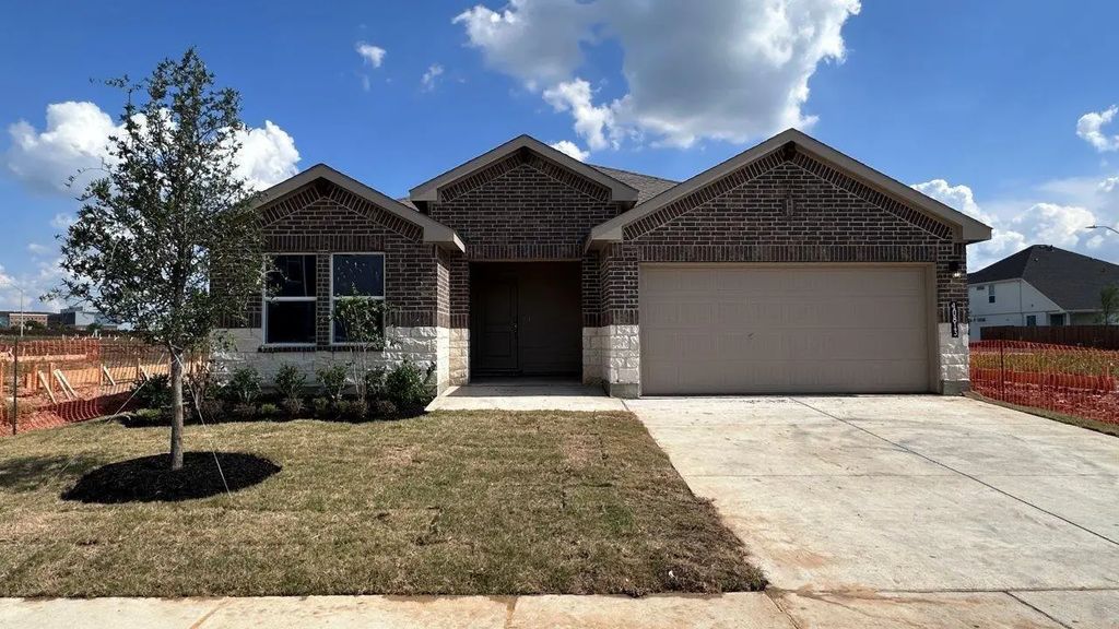 10813 Bloodstone Drive, Fort Worth