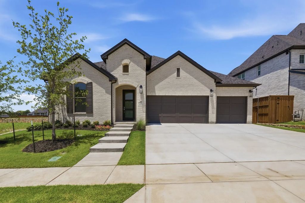 215 Driscoll Street, Allen