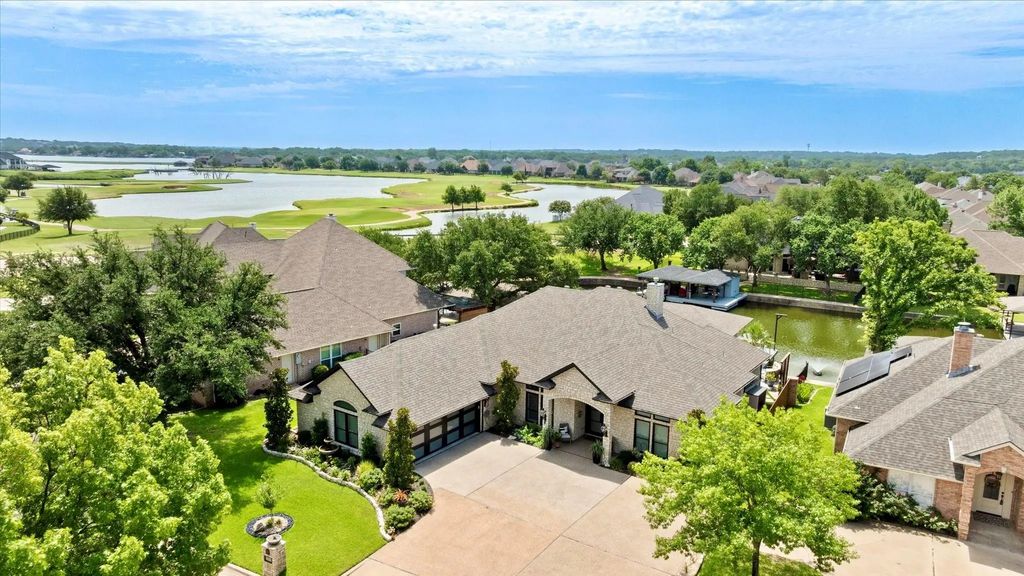 1209 Mallard Way, Granbury