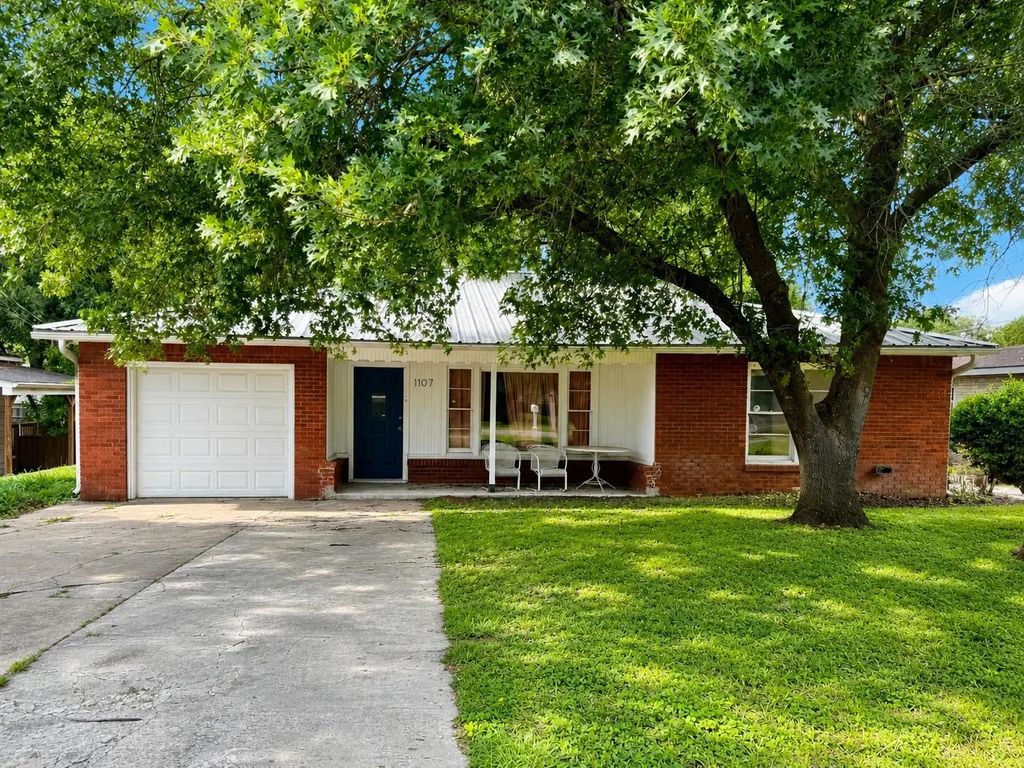 1107 N Ollie Street, Stephenville
