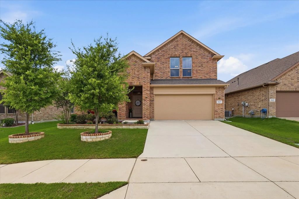5821 Stream Drive, Fort Worth
