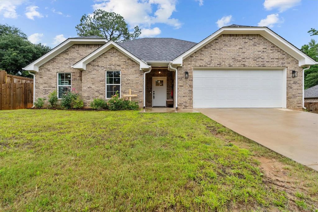 17459 County Road 4108, Lindale
