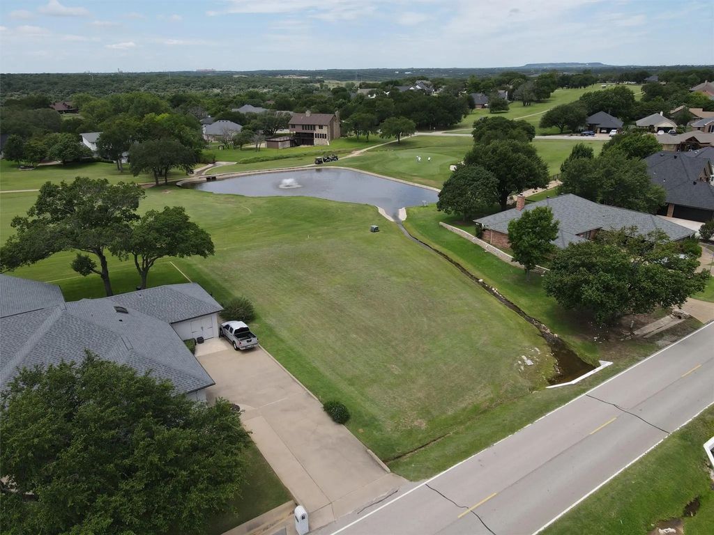 8812 Bellechase Road, Granbury