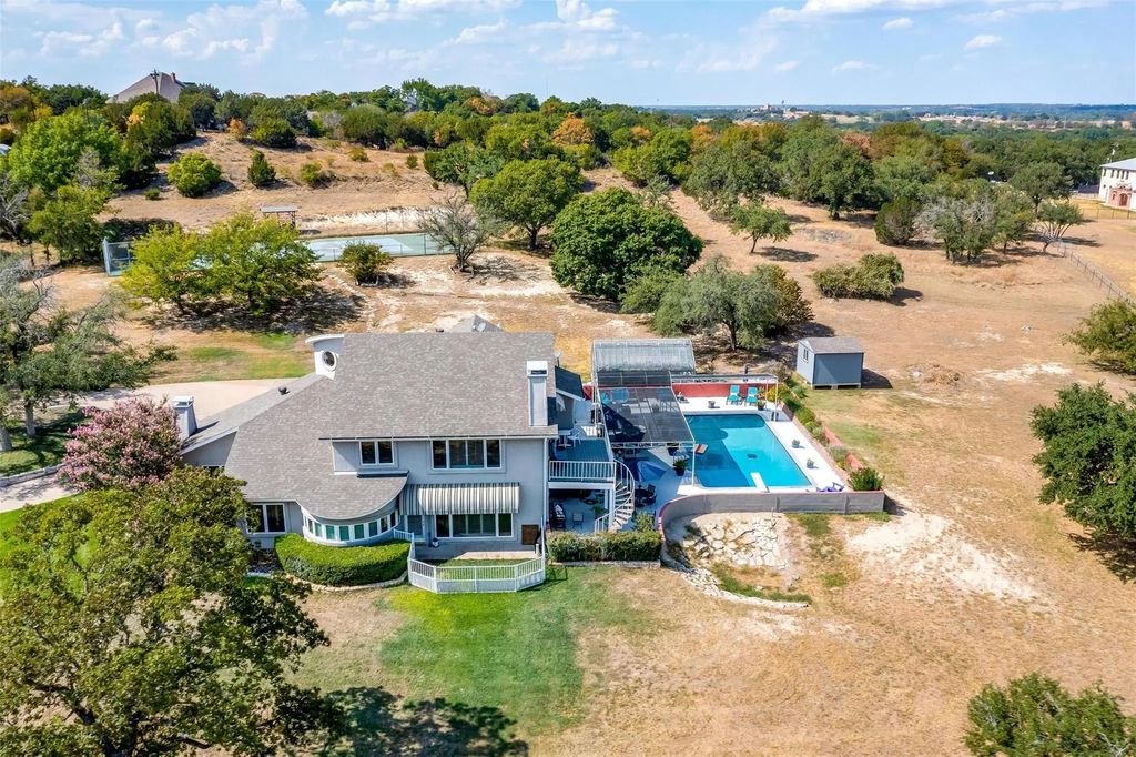 331 Clear Lake Lane, Weatherford