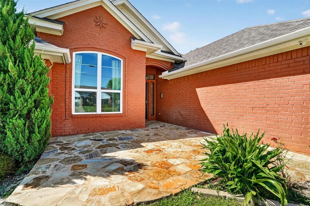 1513 Hayloft Lane, Granbury