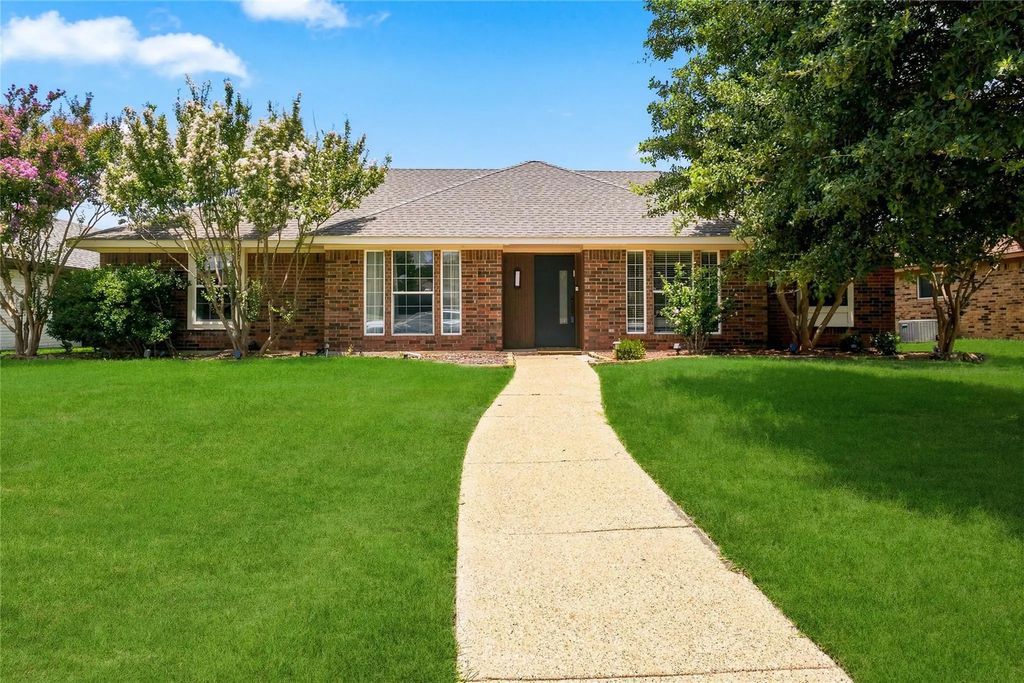 311 Sycamore Creek Road, Allen
