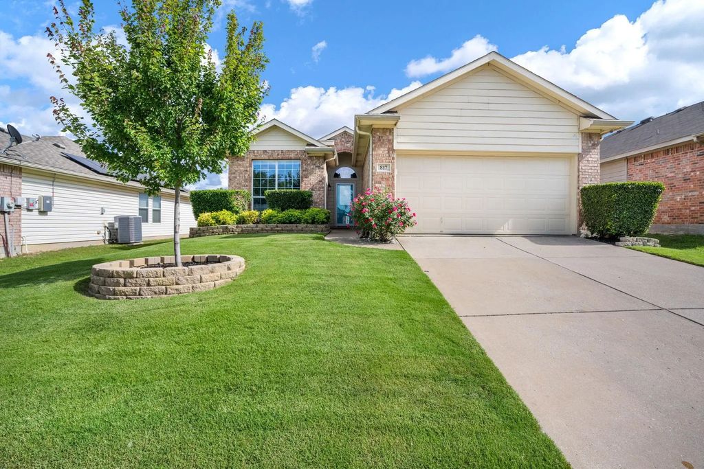 817 Rio Bravo Drive, Fort Worth