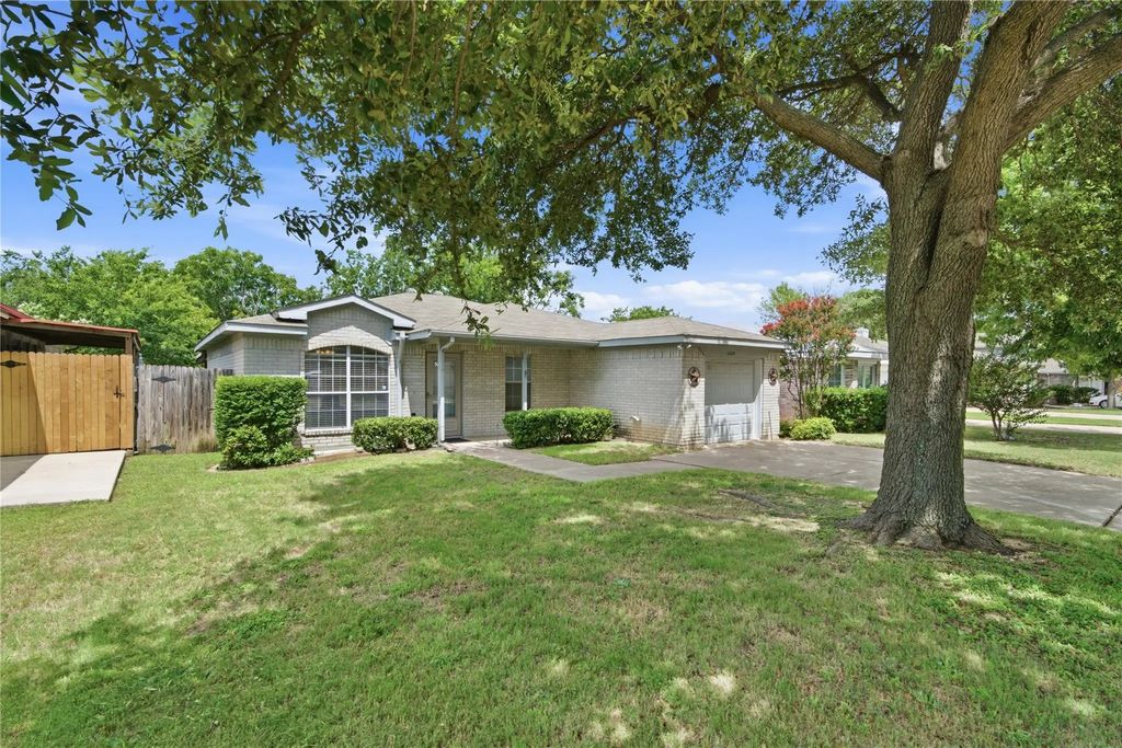 6409 Longmont Trail, Fort Worth