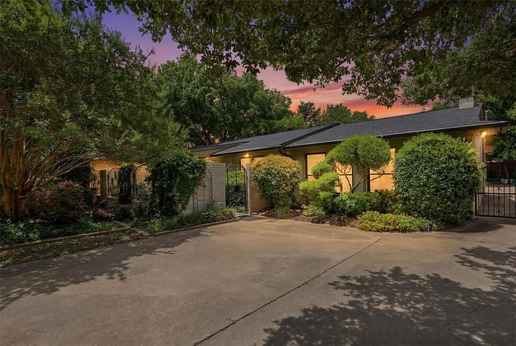 4004 Angus Drive, Fort Worth