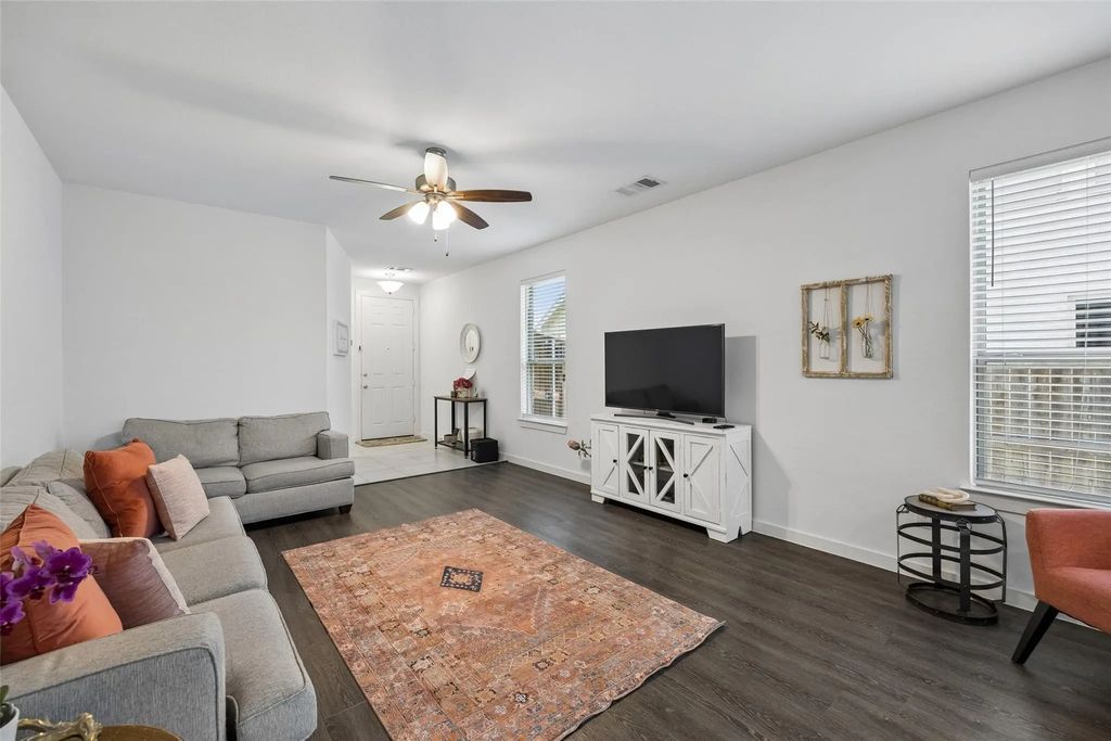 1116 Friesian Lane, Aubrey