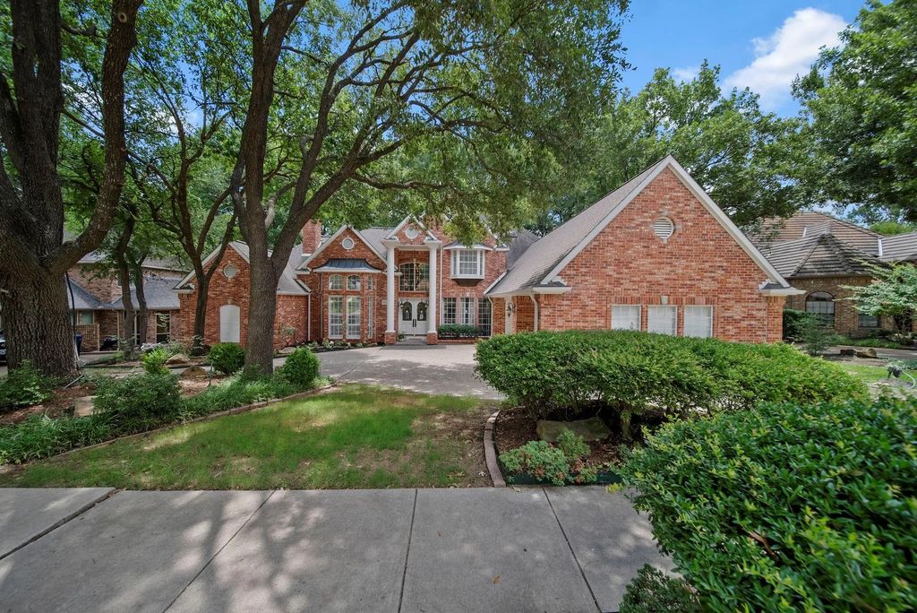 2622 Woods Lane, Garland