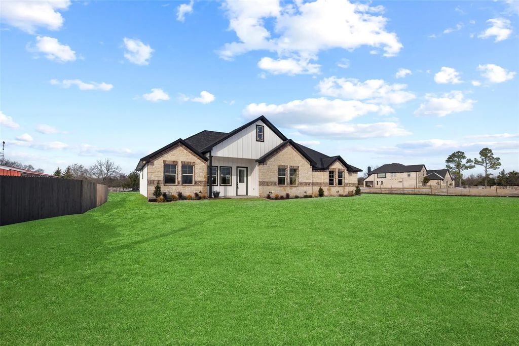 2448 Private Road 1169 Road, Farmersville
