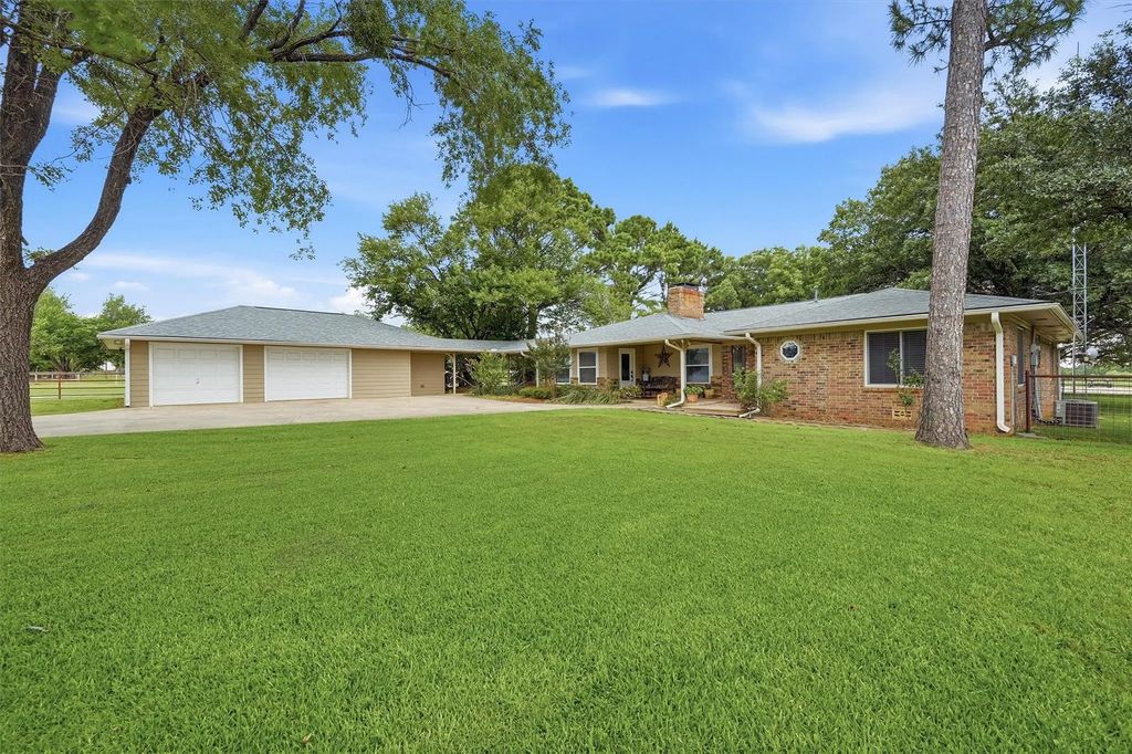 1252 County Road 167, Whitesboro