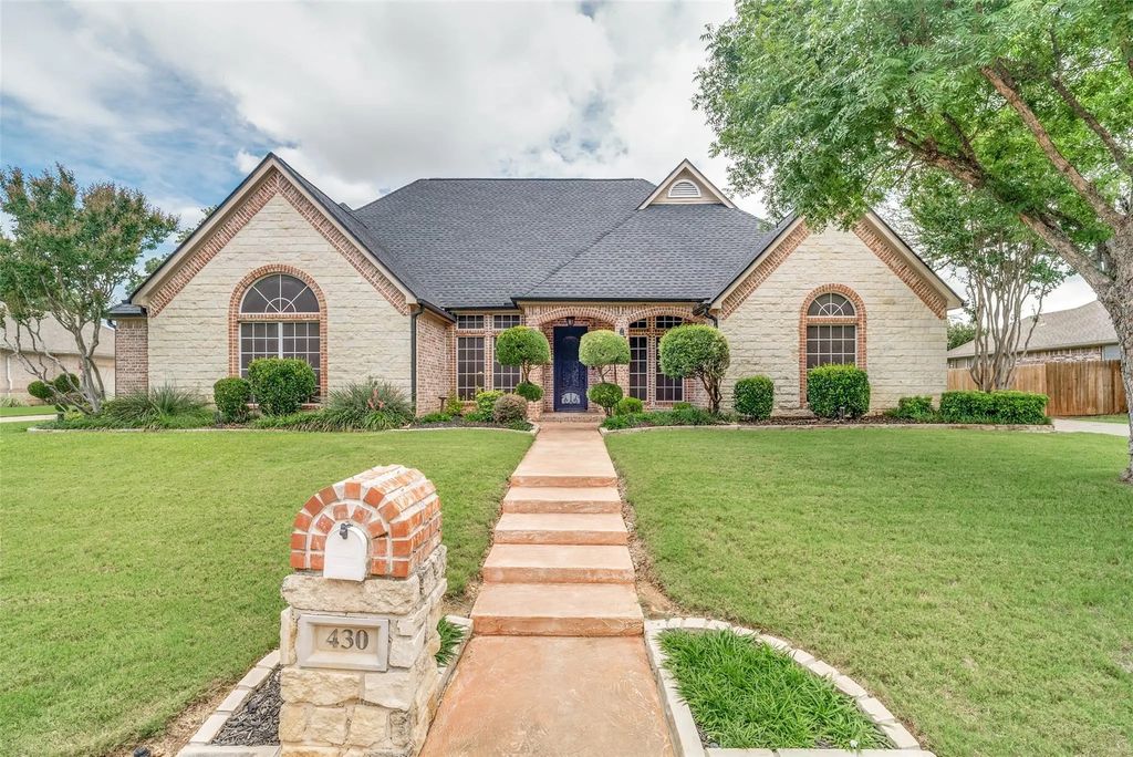 430 Valley View Court, Aledo