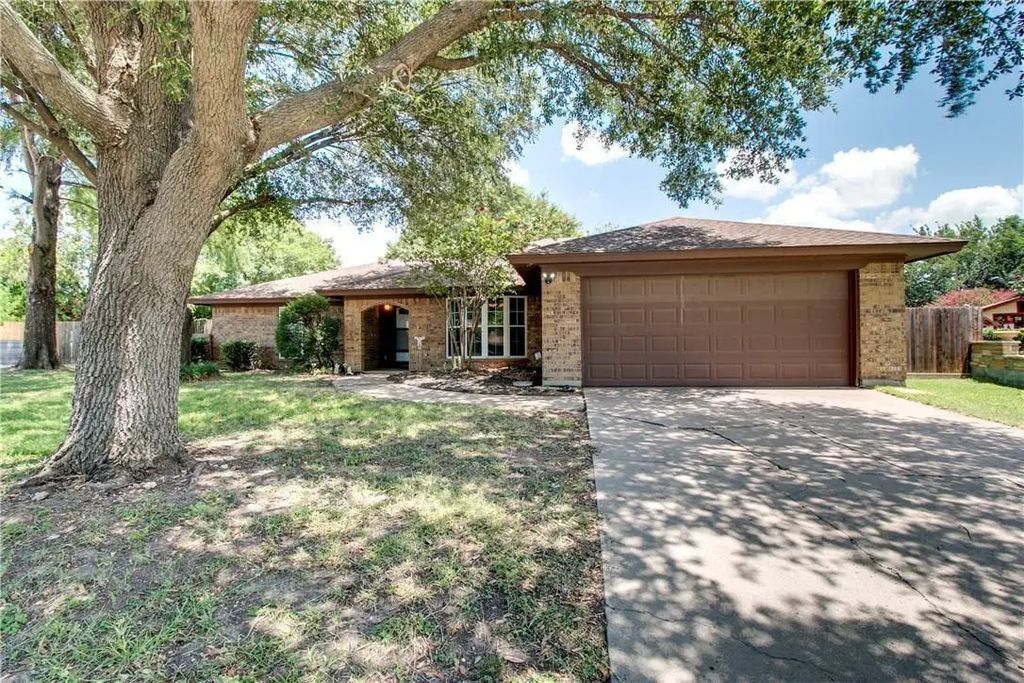 9928 Ivy Leaf Lane, Fort Worth
