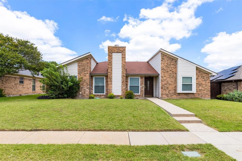 821 Bronco Lane, Plano