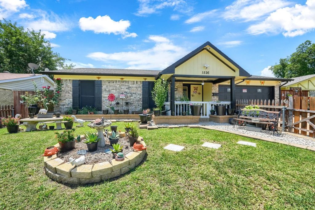 1526 Bitter Creek Drive, Garland