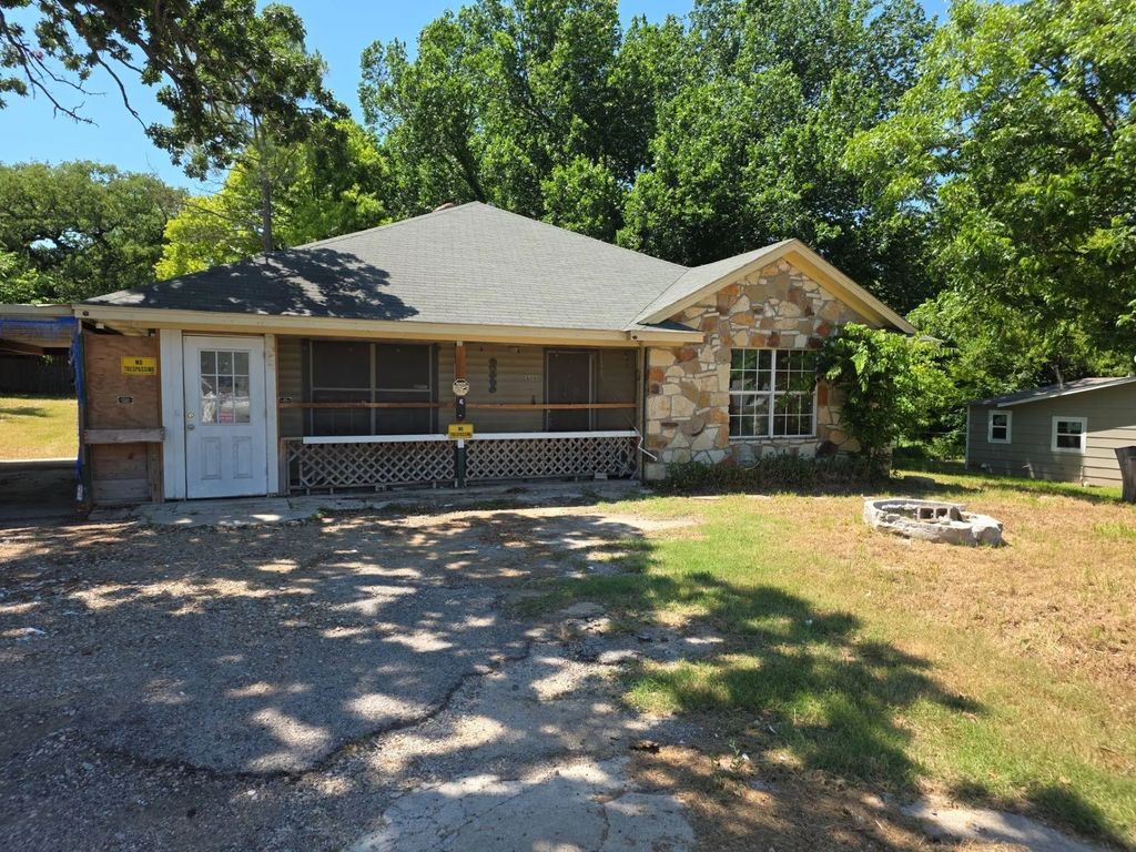 609 Bryan Street, Weatherford