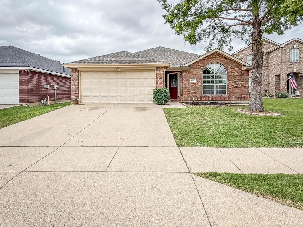 8540 Cactus Patch Way, Fort Worth